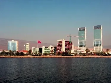 Bayraklı Spotçu, İkinci El Eşya Alanlar